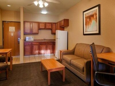 Western Hill Country Hotel