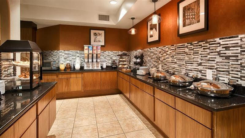 Hotel Western Hill Country 3*